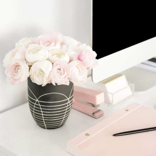 37 Must-Have Small Desk Organization Ideas To Stay Productive